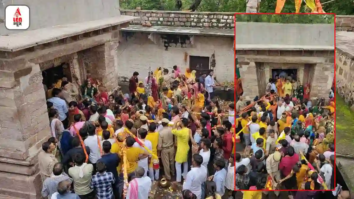 सावन के तीसरे सोमवार पर ललितपुर के नीलकंठेश्वर मंदिर में उमड़े श्रद्धालु, मंदिर परिसर में भारी भीड़ और शिवभक्ति का उत्साह